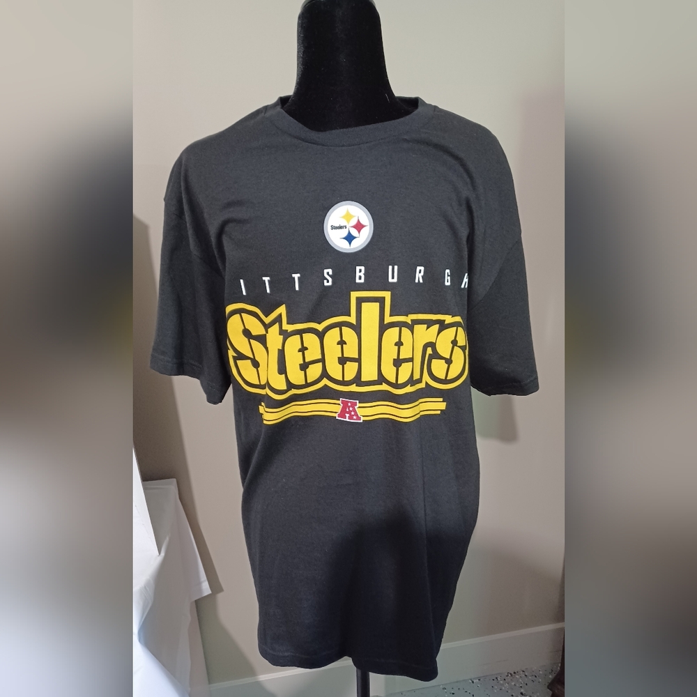NWT NFL Pittsburgh Steelers t shirt